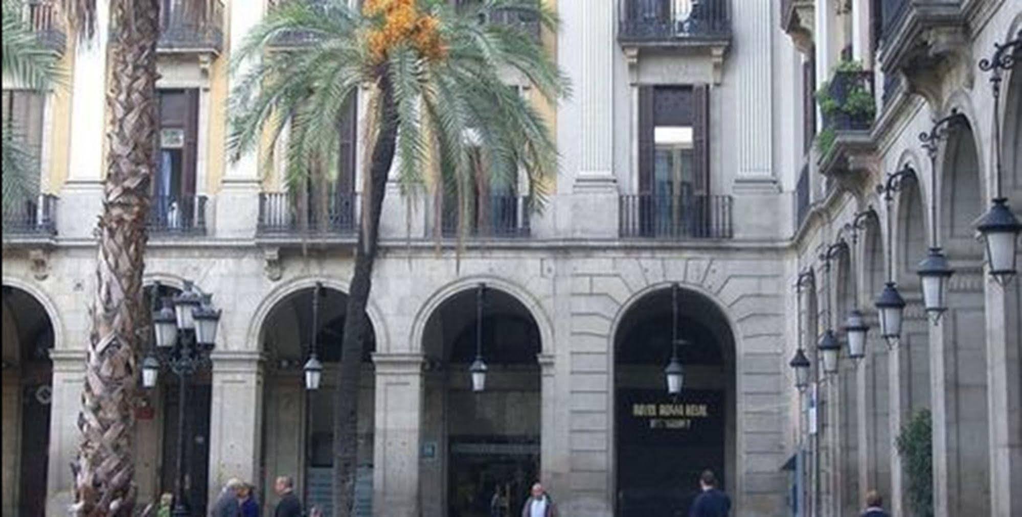 Roma Reial Hotel Barcelona Exterior foto