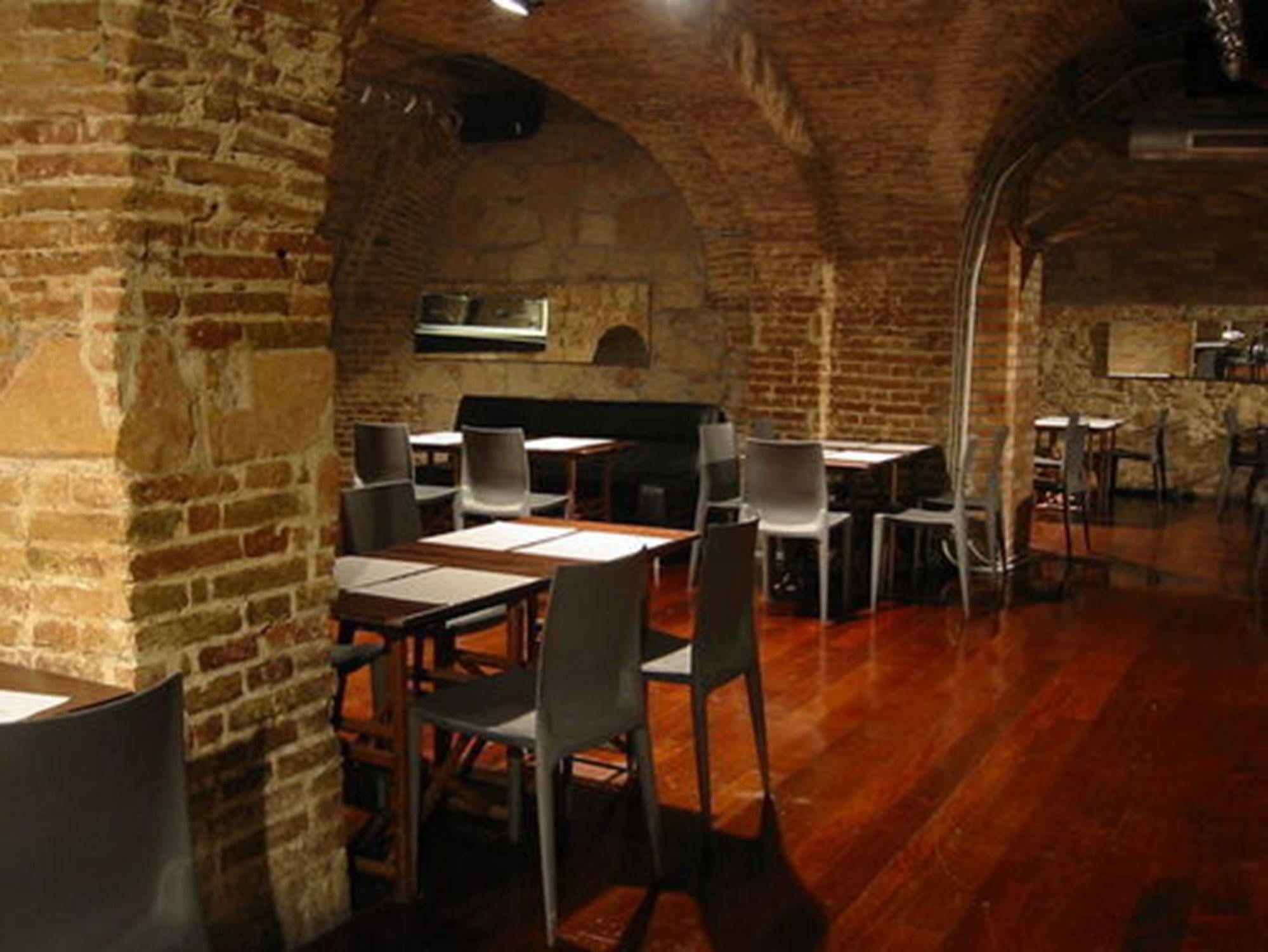Roma Reial Hotel Barcelona Exterior foto